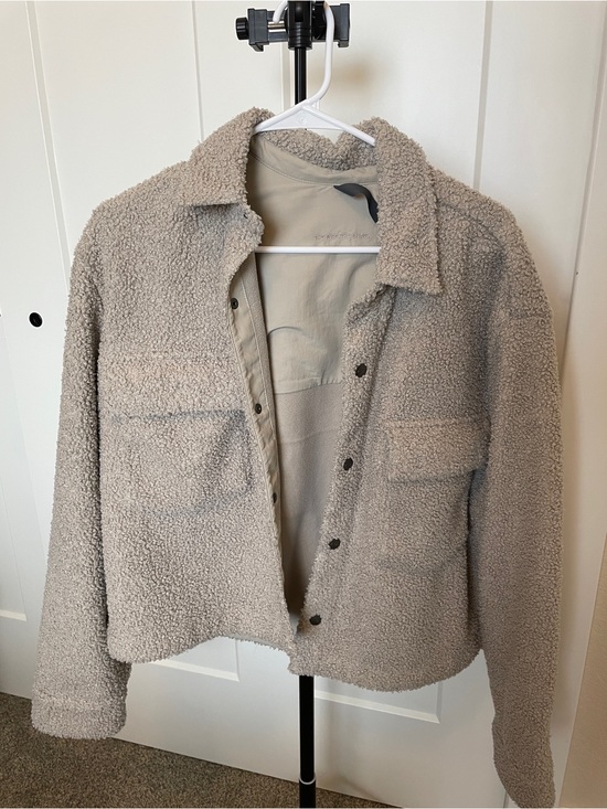 Vuori Jackets & Blazers - Vuori Cozy Taupe Sherpa Shacket